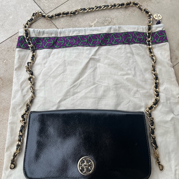 Tory Burch Bags Tory Burch Black Crossbody With Gold Chain Poshmark